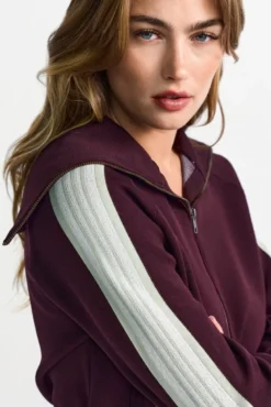 Strickjacke mit Gallonstreifen