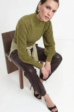 Strickpullover mit Puffärmeln