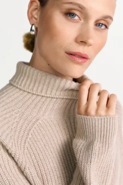 Strickpullover mit Rollkragen