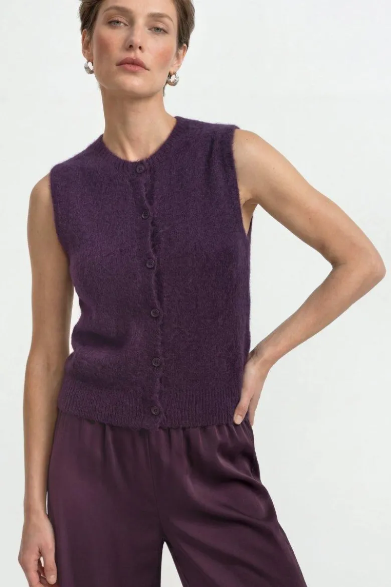 Strickweste mit Knöpfen