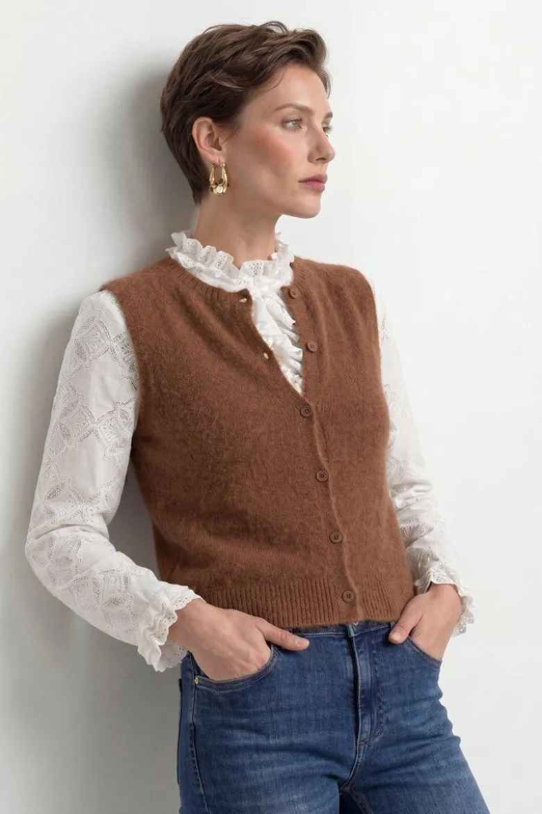 Strickweste mit Knöpfen