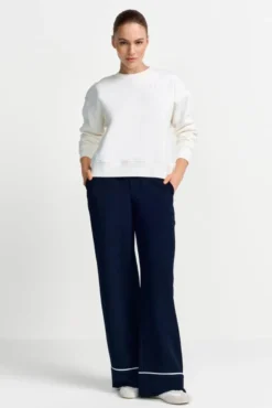 Sweatshirt mit Stickerei