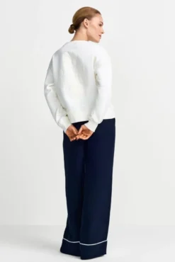 Sweatshirt mit Stickerei