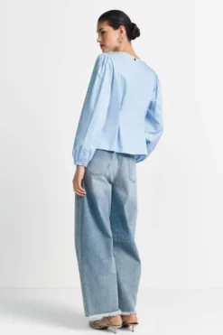 Taillierte Bluse mit Knöpfen