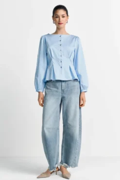 Taillierte Bluse mit Knöpfen