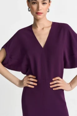 Tailliertes Midikleid mit V-Ausschnitt