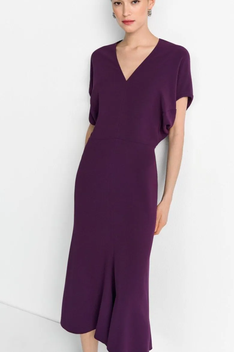 Tailliertes Midikleid mit V-Ausschnitt