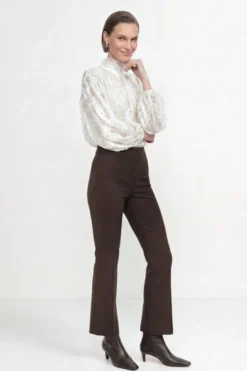 Transparente Spitzenbluse mit Stehkragen