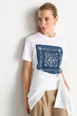 T-Shirt mit Bandana-Print