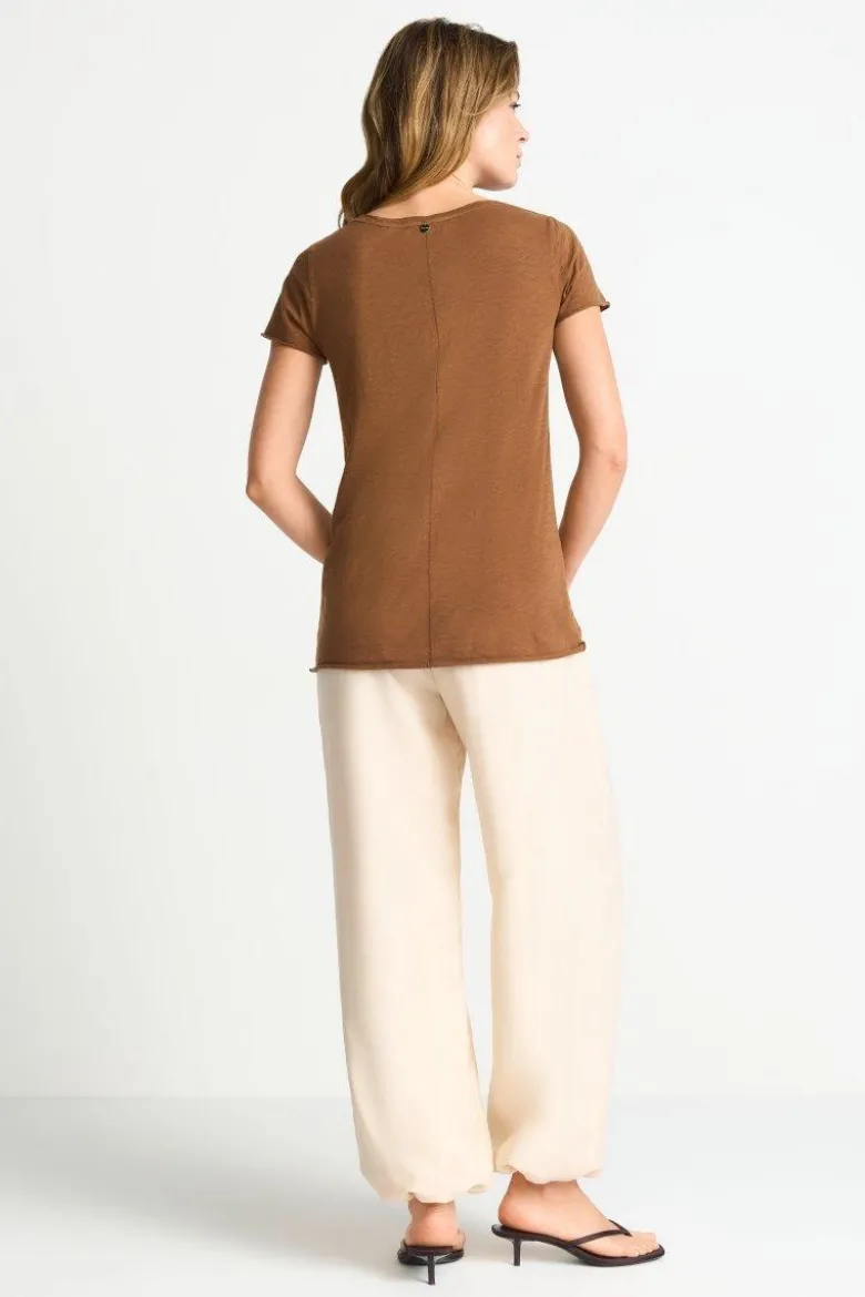 T-Shirt mit offenen Kanten