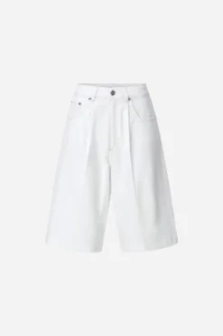Weiße Bermuda-Shorts