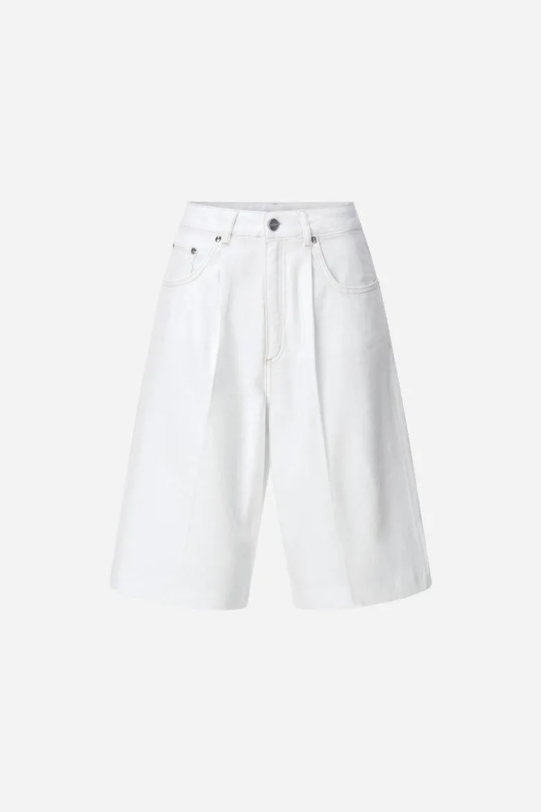 Weiße Bermuda-Shorts