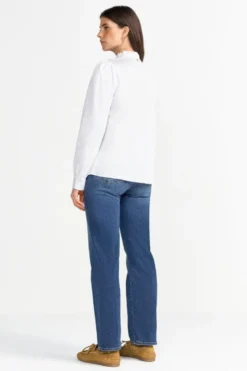 Weiße Bluse mit Rüschenkragen