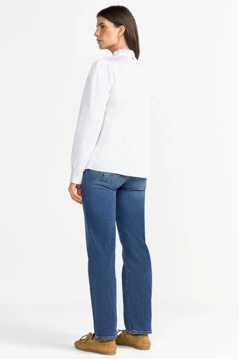 Weiße Bluse mit Rüschenkragen