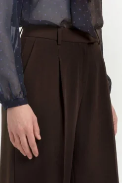 Wide-Leg Bundfaltenhose