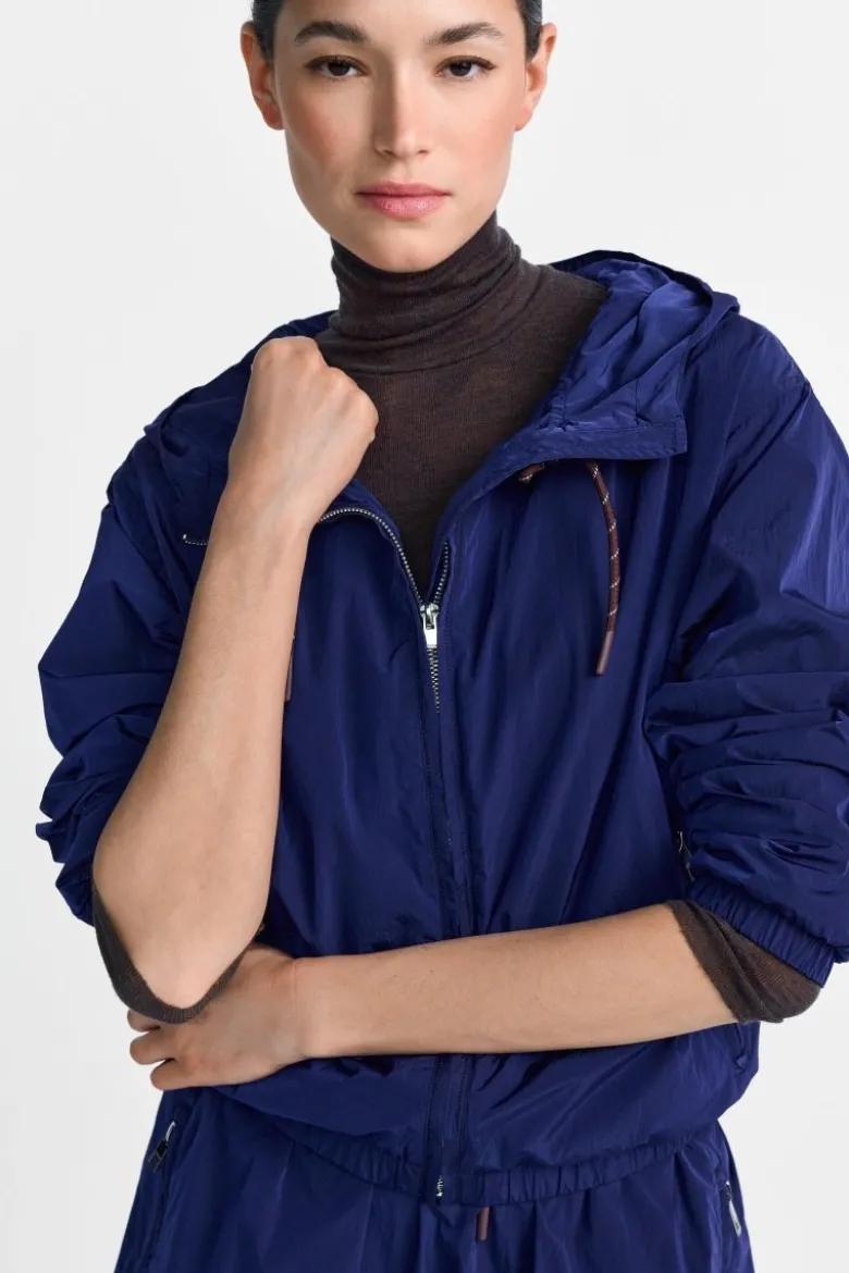 Windbreaker mit Kapuze